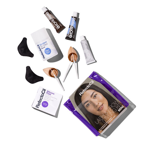 Mini Lash & Brow Styling Kit for professional brow shaping and lash styling, available at A & E Beauty Supplies.
1 x RefectoCil blue black 15 ml
1 x RefectoCil natural brown 15 ml
1 x RefectoCil graphite 15 ml
1 x Oxidant 3% liquid 100 ml
1 x Silicone Pads
2 x Mini Cosmetic Dish
